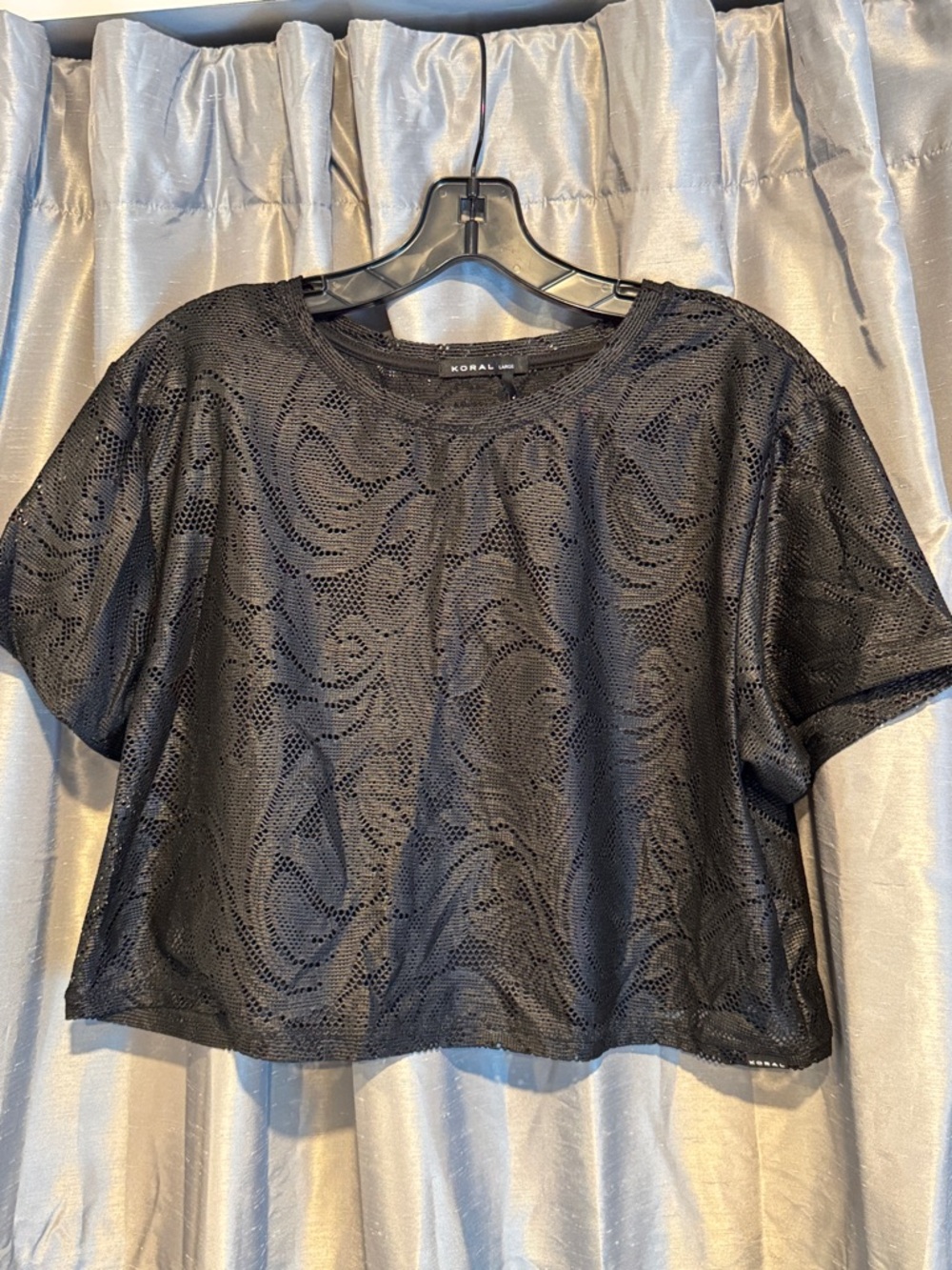 Koral Black Textured Lace Crop Top size Large